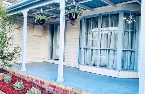 Chadstone House | Chadstone Cozy Retreat