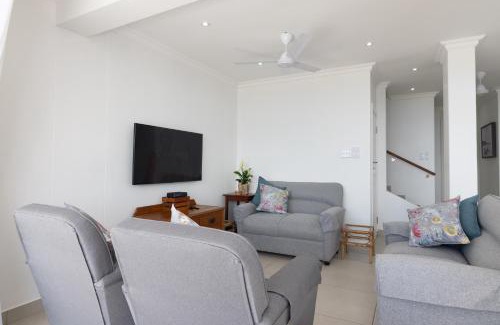 Shaka's Rock Apartment | Chaka Sands 17