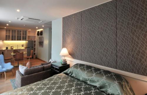 Phra Borom Maha Ratchawang Hotel | Chakrabongse Villas