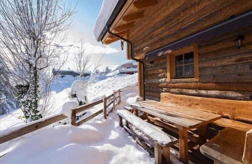 Sankt Martin am Tennengebirge Ski Chalet | Chalet in St. Martin with Sauna & Mountain Views