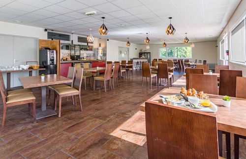 Chaveignes Ski Chalet | Chalet Dans Le Val de Loire | Accès Piscine + Espace Bien-Être