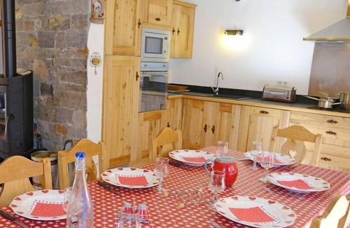 Le Bettaix Ski Chalet | Chalet, 350m from ski slopes, sauna, balcony, fireplace or stove, parking, tv, ski locker, 140m²
