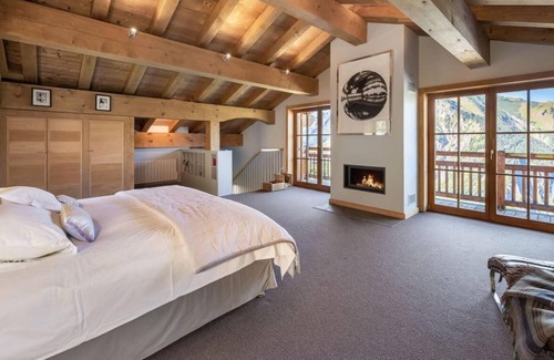 Beranger Ski Chalet | Chalet, terrace, balcony, fireplace or stove, parking, tv, ski locker, 430m²