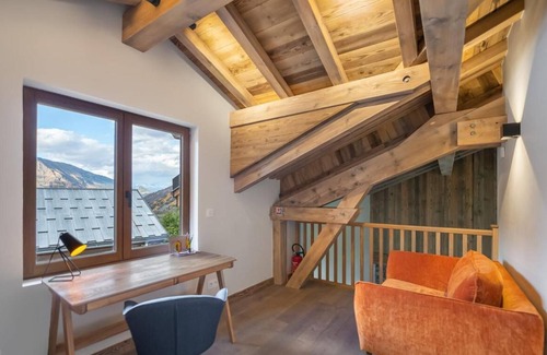 Villarabout Ski Chalet | Chalet, terrace, balcony, fireplace or stove, parking, tv, ski locker, 220m²