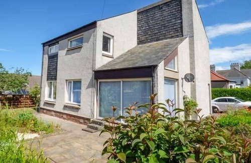 Eyemouth Cottage | CHALDON, pet friendly, country holiday cottage in Coldingham
