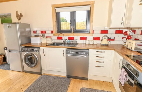 Chale Cottage | CHALE FARM LODGE, family friendly, character holiday cottage in Chale