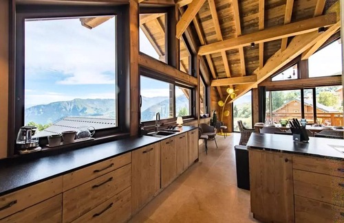 La Toussuire Ski Chalet | Chalet on the slopes with sauna and Aiguilles d'Arves view
