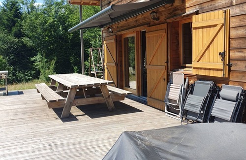 Saint-Maurice-sur-Moselle Ski Chalet | Chalet in a quiet location, private pond for fishing or swimming - 5 Bedrooms-