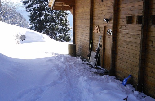 Saint-Nicolas-la-Chapelle Ski Chalet | CHALET INDEPENDENT VIE MASSIFS ARAVIS - MONT BLANC AND BEAUFORTIN