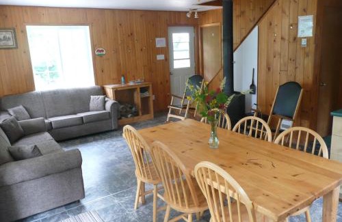 Saint Zenon Ski Chalet | Chalet À louer en nature