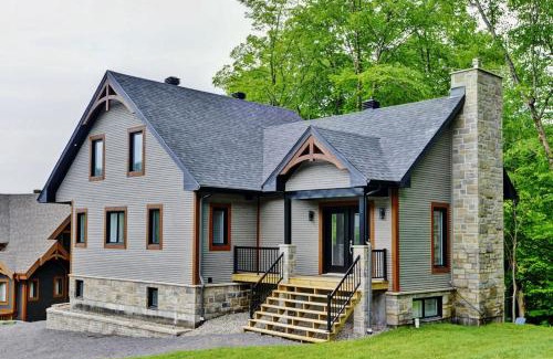 Stoneham Ski Chalet | Chalet 04 Chemin Blanc by Les Chalets Alpins
