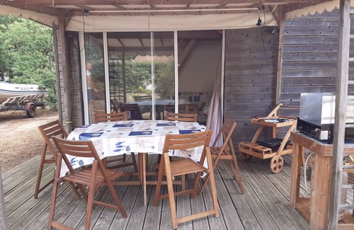 Soulac-sur-Mer House | Chalet 1 to 5 persons garden and terrace with pergola in residential park