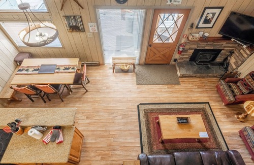 Mammoth Lakes Ski Chalet | Chalet #10, Bike/Hike in Summer at Ski in Ski Out