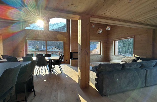 Nancroit Ski Chalet | Chalet 12 Personnes au Milieu du Domaine de Paradiski