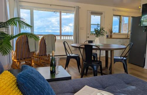 Cap-Saint-Ignace House | Chalet #14 Waterfront with Spa Fireplace WiFi & AC
