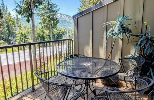 Government Camp Ski Chalet | Chalet 149 at the Official Collins Lake Resort
