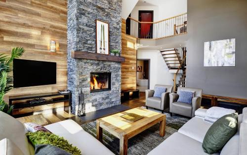 Stoneham Ski Chalet | Chalet 15 Chemin Blanc by Les Chalets Alpins
