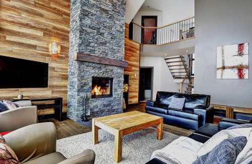 Stoneham Ski Chalet | Chalet 15 Chemin Blanc by Les Chalets Alpins