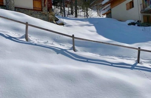 Oz Ski Chalet | Chalet 150m from skilift