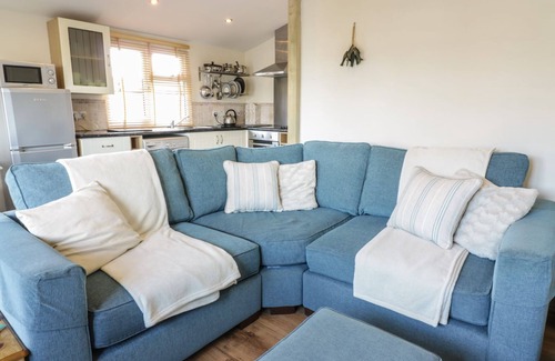 Padstow Cottage | CHALET 216- THE BEACH RETREAT, family friendly in St Merryn