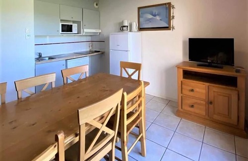 La Joue du Loup Ski Chalet | Chalet, 350m from ski slopes, view mountain, fitness, terrace, parking, tv, ski locker, 43m²