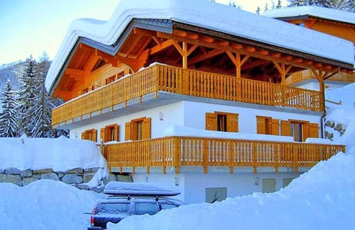 Riddes Ski Chalet | Chalet, 350m from ski slopes, sauna, terrace, balcony, fireplace or stove, parking, tv, 230m²