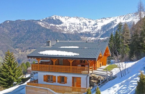Riddes Ski Chalet | Chalet, 350m from ski slopes, sauna, terrace, balcony, fireplace or stove, parking, tv, 230m²