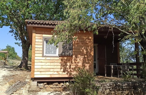 Montreal Ski Chalet | CHALET 4- Terrace, garden furniture, beautiful view, swimming pool, summer entertainment