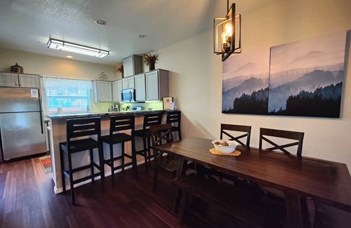 Government Camp Ski Chalet | Chalet 45 at the Official Collins Lake Resort