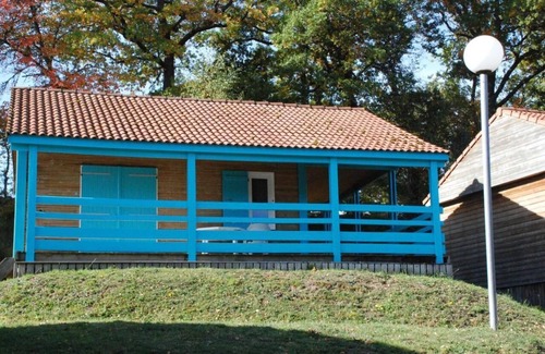 Blavignac Ski Chalet | Chalet '6 Personnes Myosotis Semaine' with Mountain View, Shared Pool and Wi-Fi