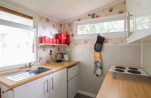 Tywyn Cottage | CHALET 64, family friendly, character holiday cottage in Tywyn