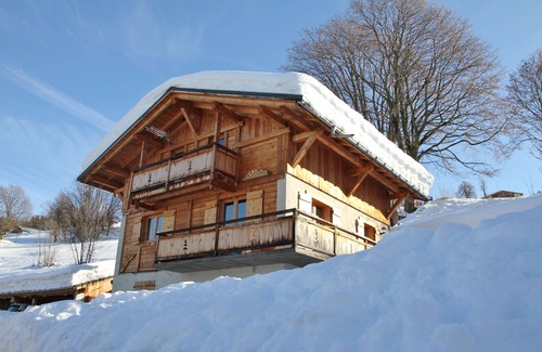 Crest-Voland Ski Chalet | Chalet 8/12 pers. Quiet, heated POOL, GAMES for children, near the village
