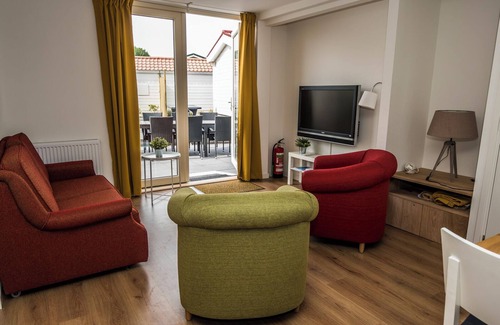 Sint-Annaland Resort | Chalet 94 - Four Bedroom Resort, Sleeps 8