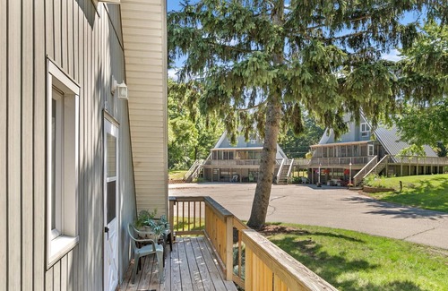 Stevensville Villa | Chalet #98 - Two Bedroom Villa, Sleeps 6