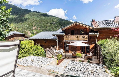 Saint-Jean-dʼAulps House | Chalet Abricotine, sleeps 10, Hot tub