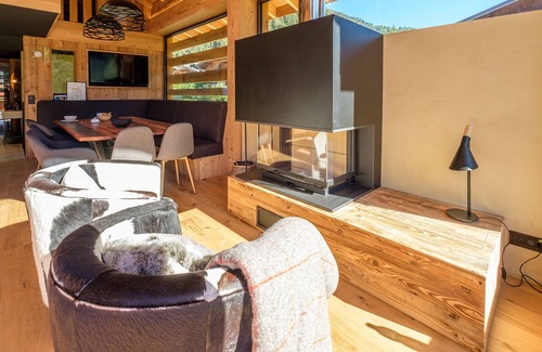 Montroc Ski Chalet | Chalet 'Aikoa' with Mountain View, Private Terrace and Wi-Fi