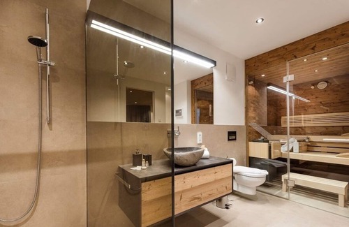 Kitzbuehel Apartment | Chalet Alpine Jewel