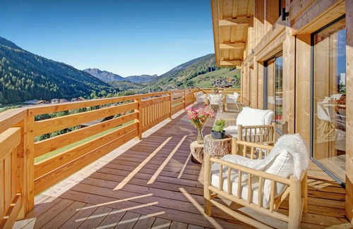 Le Grand-Bornand Ski Chalet | Chalet Alti - luxury family base for 14, spa & fireplace - OVO Network