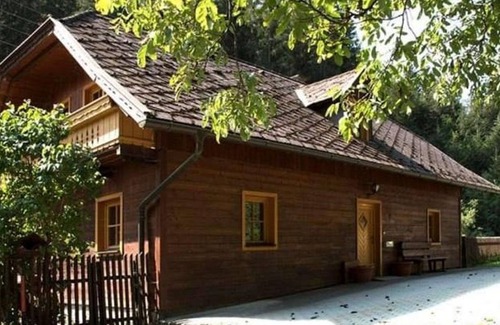 Sirnitz-Sonnseite House | Chalet am Bach - Ferienhaus, Dusche, WC, Flussblick