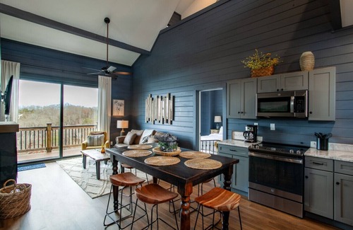 Sevierville Cabin | Chalet Amelia -Lake View+HotTub+Fireplace+Arcade!
