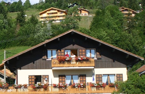 Saint-Jean-de-Sixt Apartment | Chalet apartment with summer pool and spa