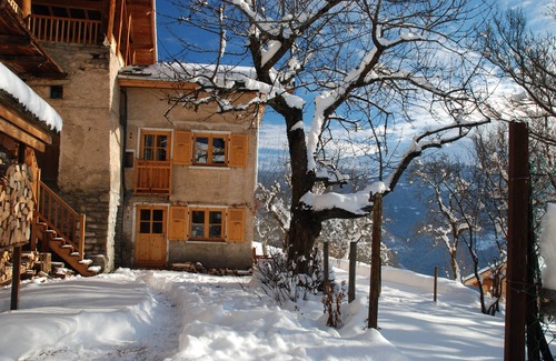 Valezan House | CHALET at 1200m altitude, facing south, quiet and spacious