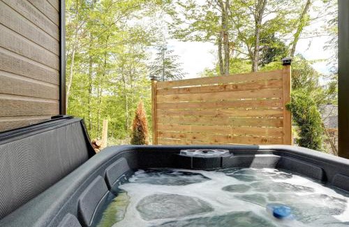 Chertsey Ski Chalet | Chalet Aube with Spa, Beach & Lake