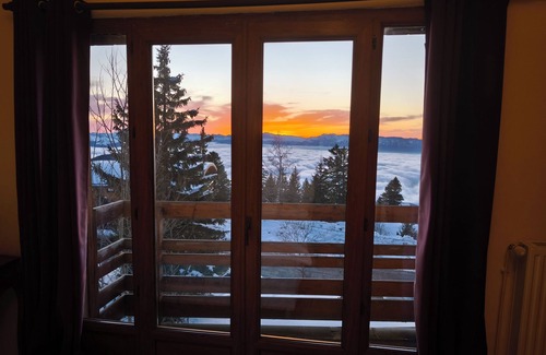 Chamrousse Ski Chalet | Chalet Authentique & Confort en Montagne - Escape and Serenity Guaranteed!