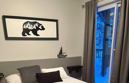 St-Adolphe-d'Howard Ski Chalet | Chalet bord de l'eau dans les laurentides