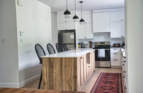 Entrelacs Ski Chalet | Chalet Bèlkay |1h from Montreal |Lake, Hot Tub, outdoor firepit, family friendly