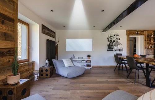 Les Bossons Ski Chalet | Chalet Benoit - Modern Chalet 8 Pax Free Parking Mountain View - By Cozee Rentals