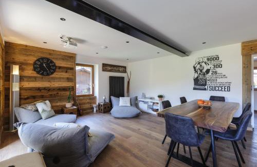 Les Bossons Ski Chalet | Chalet Benoit - Modern Chalet 8 Pax Free Parking Mountain View - By Cozee Rentals