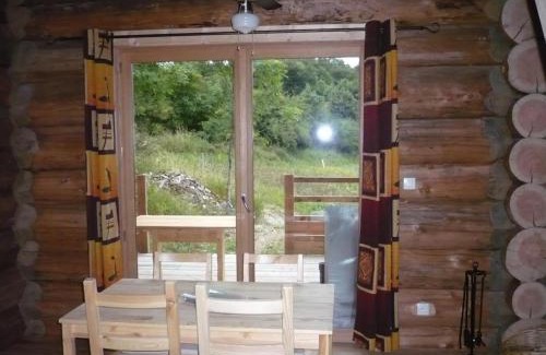 Saint-Martin-la-Sauvete House | Chalet bois chaleureux avec terrasse et internet, idéal nature - FR-1-496-184