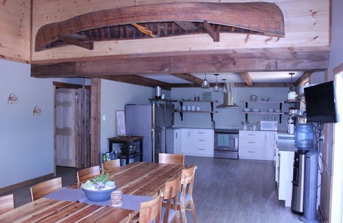 L'lle-du-Grand-Calumet Cottage | Chalet Cadieux – Waterfront Getaway with Hot Tub, Views & Outdoor Adventures